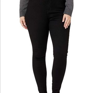 Levi’s - 720 High Rise Super Skinny Women’s Jeans - size 18W
